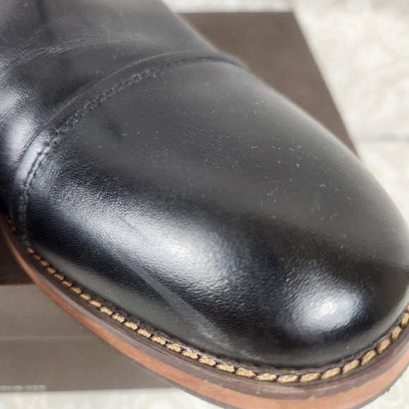 Like New Florsheim Black and Brown Men\'s Oxfords #414L